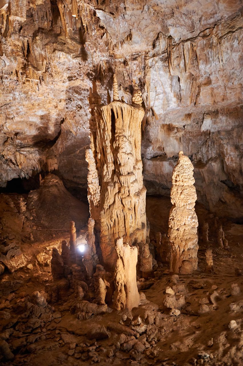 Monuments Grottes des Moidons BI-0337